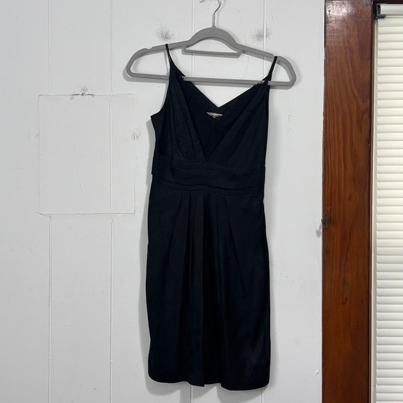Hype Dresses & Skirts - Hype Black Washable Silk Snakeskin Jacquard Lace Trim V-Neck Dress Size 2‎ NWT